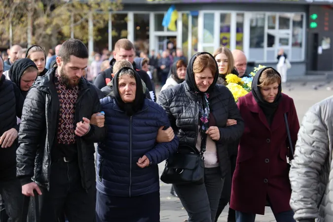 Небо плакало: Луцьк навколішки прощався з загиблим на Курщині бійцем Віктором Калеником