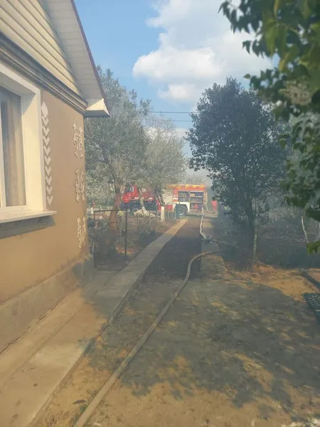 Авто, будинок, літня кухня: на Волині за добу загасили 10 пожеж (фото)