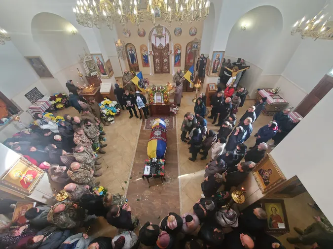 Загинув на Донеччині: на Волині прощались з капітаном поліції Володимиром Степашуком (фото)
