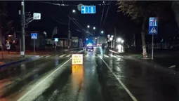 У Луцьку автомобіль збив двох людей на пішохідному переході (фото, відео)