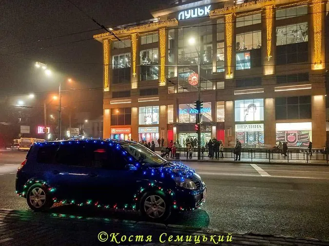 У Луцьку їздить «новорічне» авто на польських бляхах (фото)