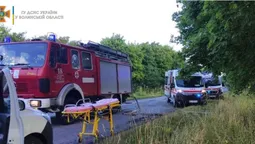 Водій заснув: у Володимир-Волинському районі перекинулося авто (фото, відео, оновлено)