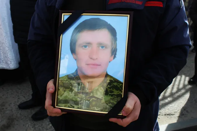 Півтора року без звістки: Рожищенська громада попрощалася з полеглим Валентином Волошиним (фото)