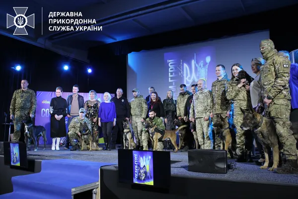 Прикордонниця з Волині Аліна Паніна та її чотирилапа помічниця Роксі отримали нагороду
