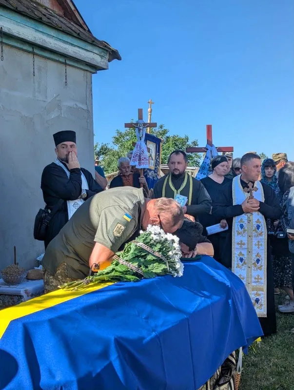 На Волині попрощалися із 30-річним Героєм Віталієм Ксьондзиком (фото)