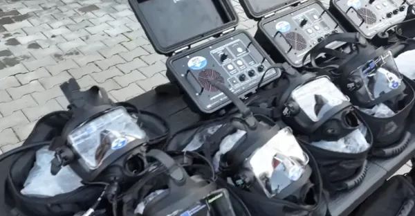 Снігоболотоходи і підводні дрони: на Світязі – масштабна рятувальна операція (фото, відео)