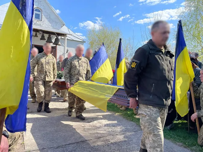 Ще один день скорботи: в Нововолинську в останню дорогу провели Віктора Яреська (фото)