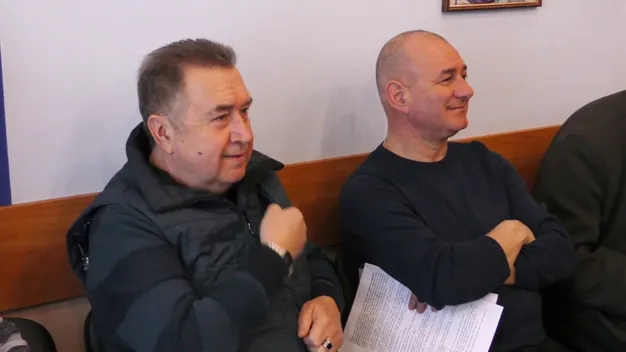 Лучанин через паркан сусідів не може потрапити додому