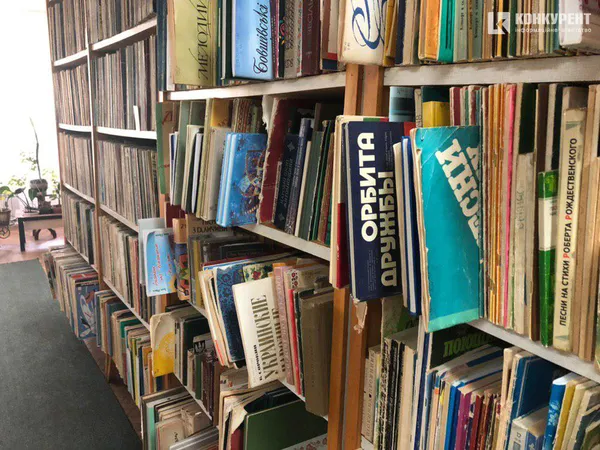 Книжки 17 століття, вражаюча фонотека, клуб бриджу: чим здивувала волинська бібліотека (ФОТО)