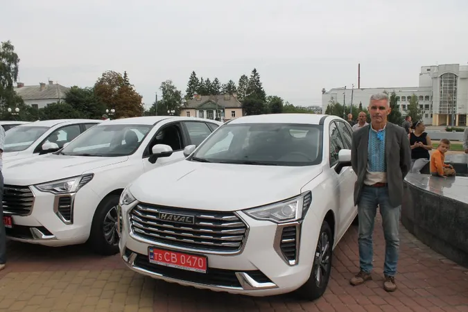 Волинським амбулаторіям передали нові автомобілі (фото)