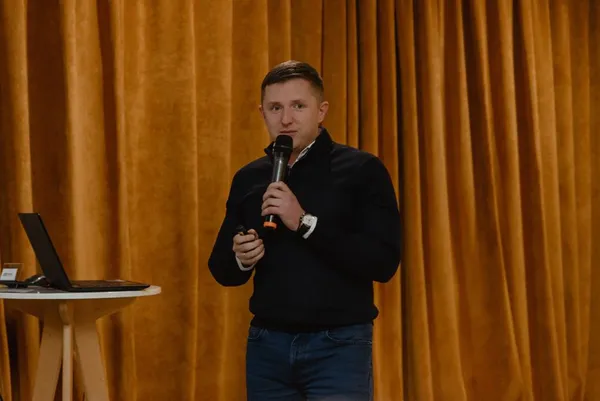 Як “облажатися” для розвитку: у Луцьку ділилися уроками відомі будівельник, бізнесмен та йогиня