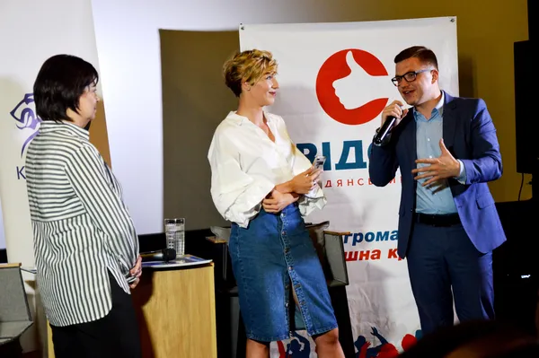 Олена Палагута розповіла про успіх «Континіуму» свідомим лучанам (фото)