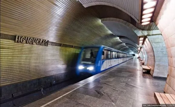 Поради, як побороти спеку і не зробити собі гірше