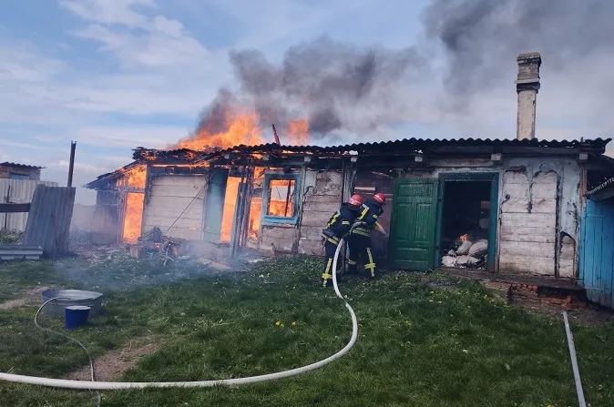 На Волині згоріла господарська будівля (фото)