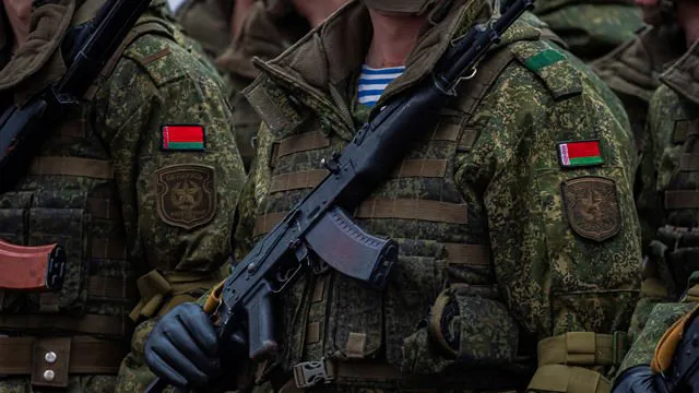 Мета – перерізати постачання зброї, – Жданов назвав області, на які піде Білорусь (відео)
