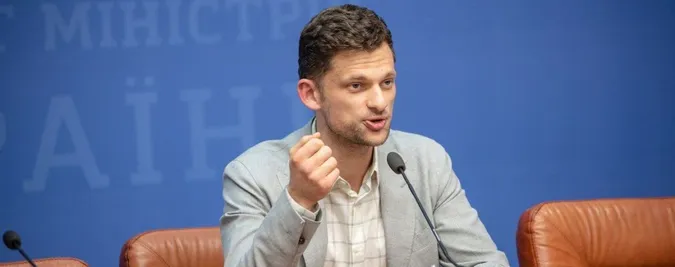 Важко утримувати родини: міністри просять більшу зарплату