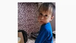 «Не психуй»: хлопчик, який розсипав борошно і заспокоював маму, – з Волині