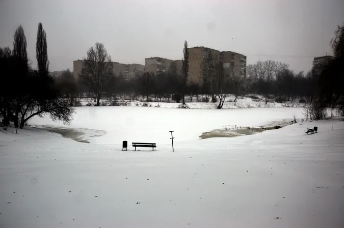 Люті зими повертаються: Луцьк замело снігом (фото)