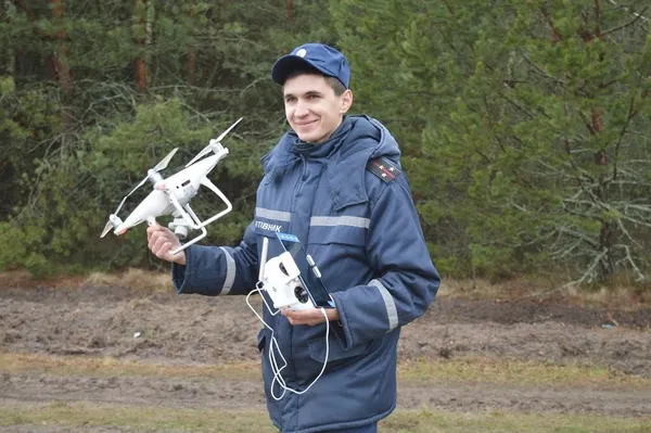Танк і квадрокоптер: волинські лісівники показали свою протипожежну «міць»