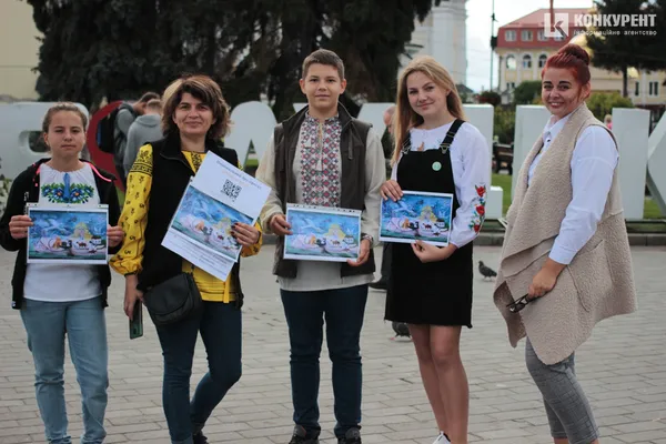 Квіти і класична музика: у центрі Луцька почали святкування Дня міста (фото)