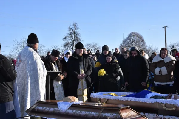 Навіки 49: на Волині попрощалися з воїном Віталієм Михальчуком (фото)