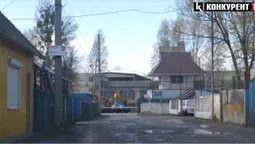 У Луцьку – скандал: влада віддала приватному підприємцю частину дороги (відео)