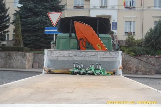 Перший луцький евакуатор виїхав шукати своїх «жертв» (фото)