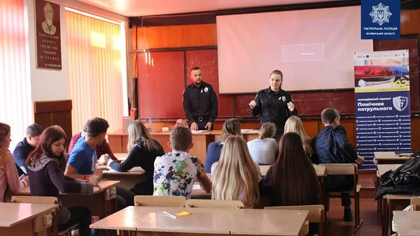 У Луцьку триває молодіжний проєкт «Помічник патрульного» (фото)
