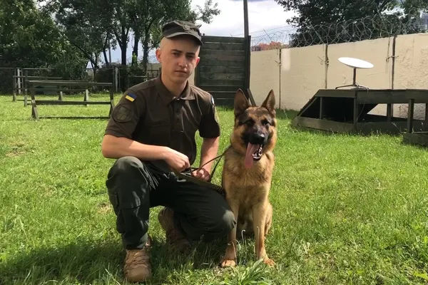 Як волинські нацгвардійці тренують пса-холерика (відео)