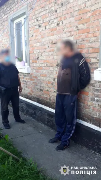 На Волині чоловік наніс ножові поранення сусіду та погрожував вбити його доньку