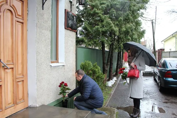 На Волині встановили пам'ятну дошку капітану СБУ (фото) 