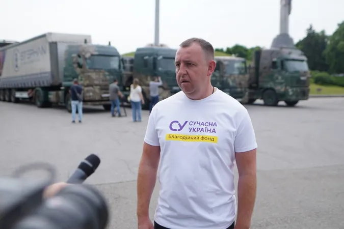 Фонд, заснований волинянином, передав ЗСУ партію вантажівок (фото, відео)
