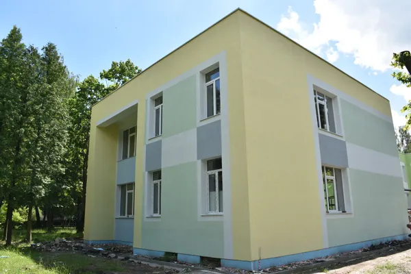 У Луцьку оновили фасад дитячої художньої школи (фото)