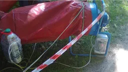 Подовжувачі, накриті пляшками: лучани скаржаться на небезпечний атракціон (фото)