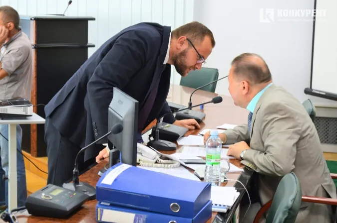 Скільки у Луцькраді заробляють Пустовіт і Поліщук