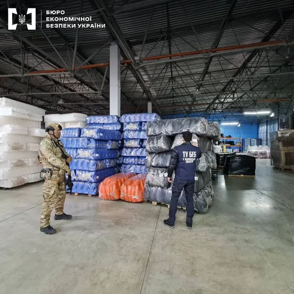 У Луцькому районі організували підпільне виробництво побутової хімії відомих брендів (фото)