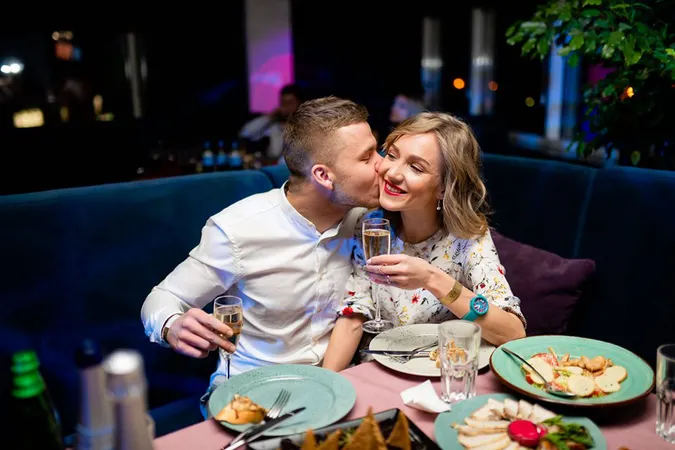 Танці, караоке та пікантні подарунки, обіцяють сьогодні в George`s Club*