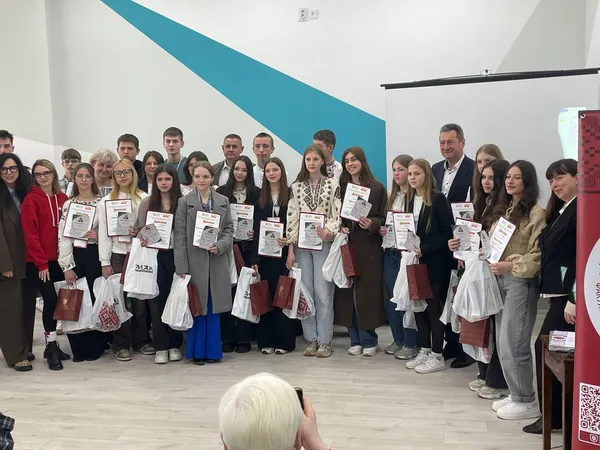 На конкурсі з дослідження родоводу на Волині знайшлися дві троюрідні сестри (фото)
