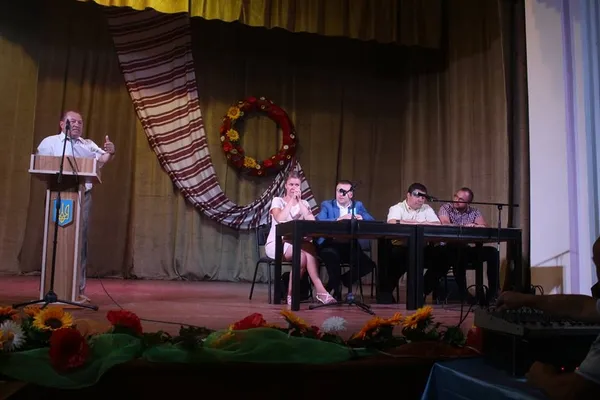 в. о. міського голови Григорій Пустовіт розповів, пр те, що проблема зі смородом виникла не вчора