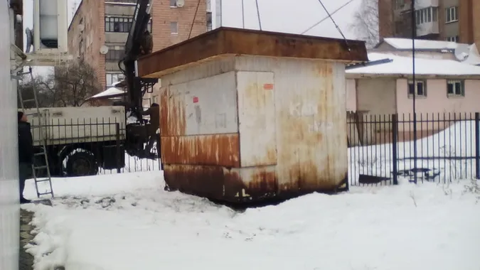 На двох вулицях Луцька демонтували торгові кіоски (фото)