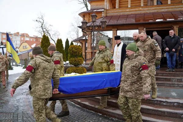 Сподівалися на диво до останнього: у Володимирі знайшов спочинок воїн Володимир Білусяк (фото)