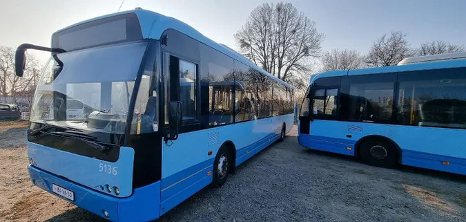 До Луцька прибули перші десять автобусів VDL з Нідерландів (фото)