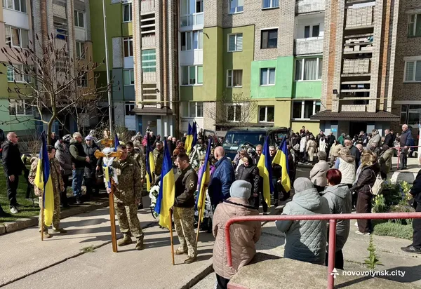 Назавжди 39: на Волині провели в останню дорогу воїна Руслана Семенюка (фото)