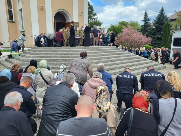 У Ковелі попрощалися з 35-річним сержантом поліції Дмитром Сергієнком (фото)