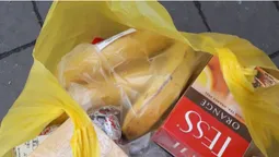 Перевірка на добро: у Шацьку на вулиці збирали гроші на продукти для бабусі (фото, відео)