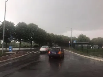 У Луцьку п'яна водійка намагалася втекти з місця аварії (фото)