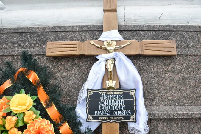 У Луцьку попрощалися з полеглим офіцером-розвідником Віталієм Петруком (фото)