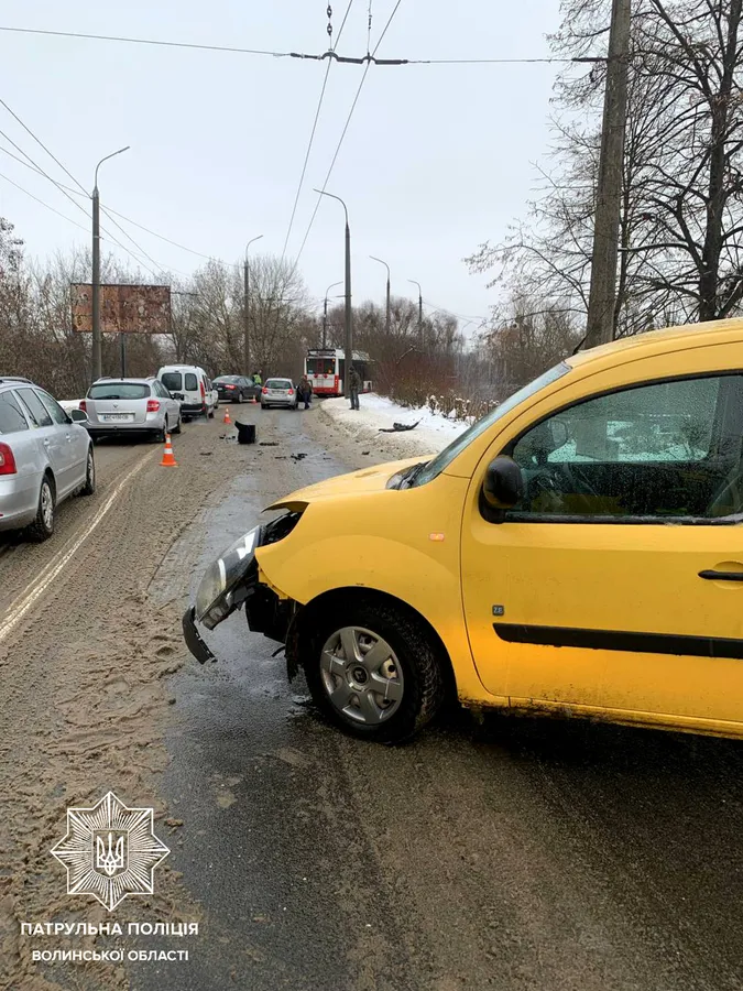 У Луцьку на Гнідавській аварія: на місці працювали патрульні (фото)