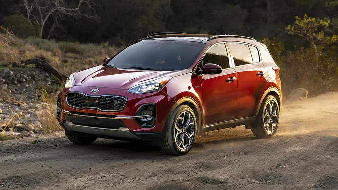 ТОП-10 автомобілів, які купували українці у березні
