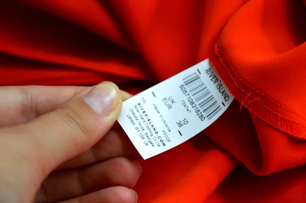 Як у Луцьку шиють оригінальний одяг River Island (фото)